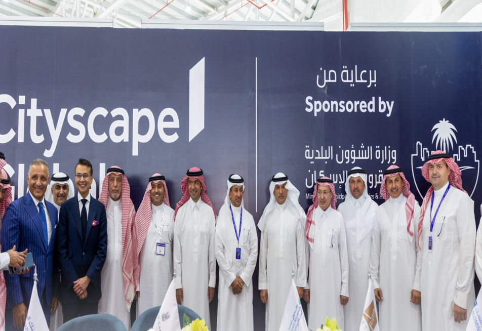 صندوق التنمية السياحي يوقّع اتفاقية تمويل وتطوير منتجع الريتز كارلتون الخبر